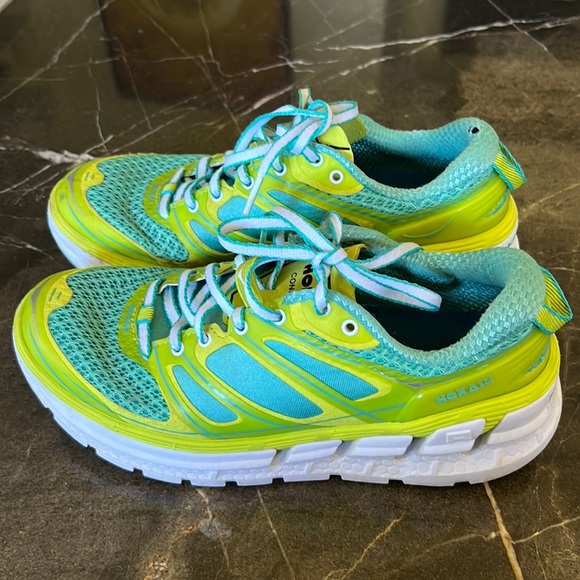 Hoka One One Shoes - Hoke One One Conquest 2 Women’s 7 Acid Green Aqua Waterfall